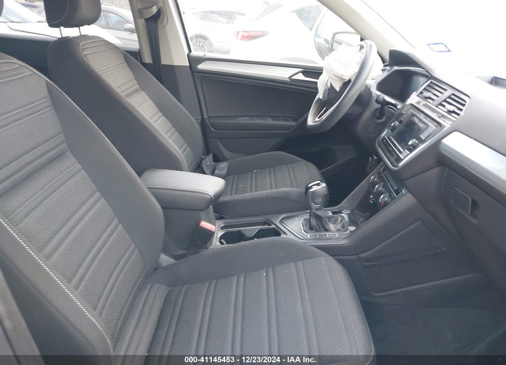 2022 VOLKSWAGEN TIGUAN VIN: 3VV1B7AX0NM085379