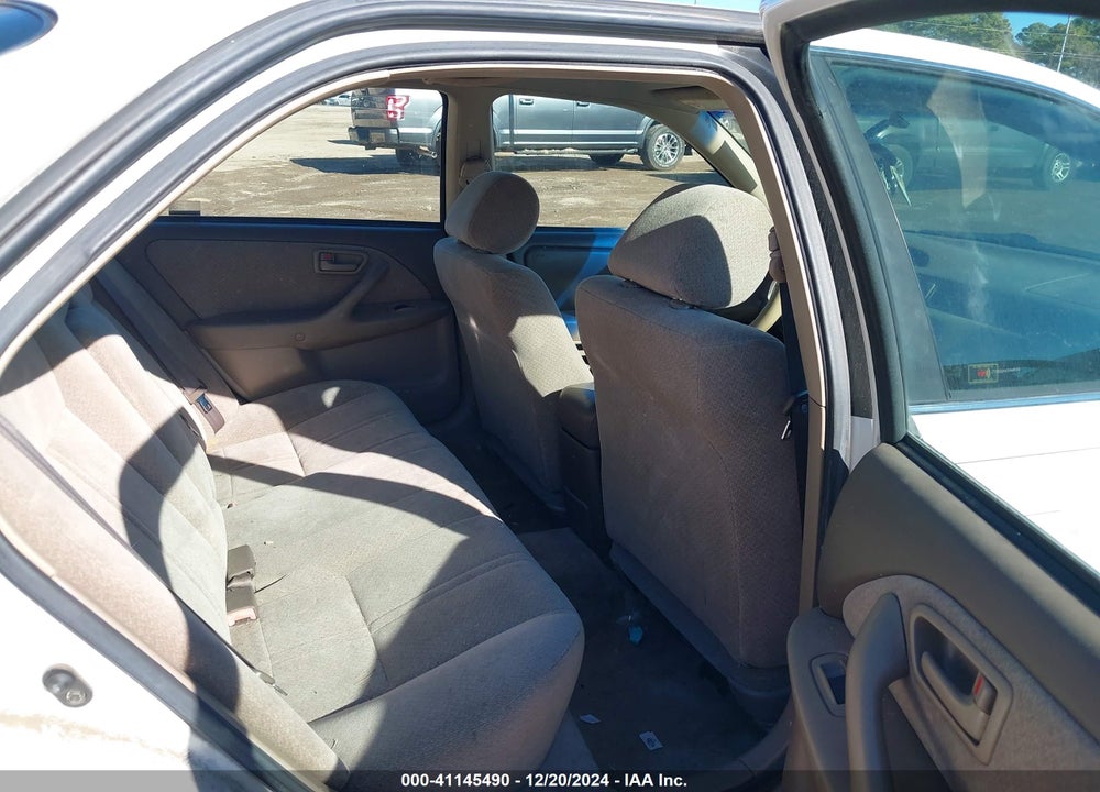 2000 TOYOTA CAMRY LE VIN: JT2BG22K6Y0488552