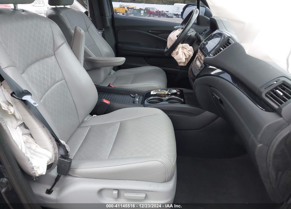2019 HONDA PASSPORT VIN: 5FNYF8H9XKB013488