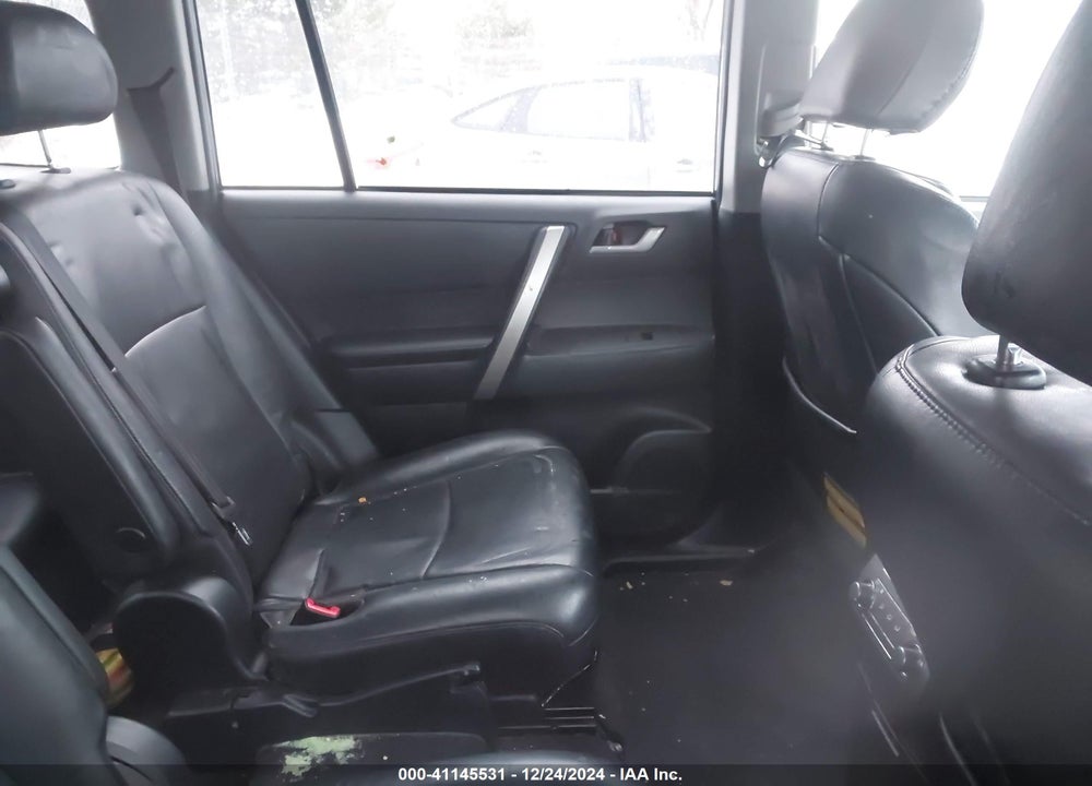 2013 TOYOTA HIGHLANDER PLUS/SE VIN: 5TDBK3EHXDS250044