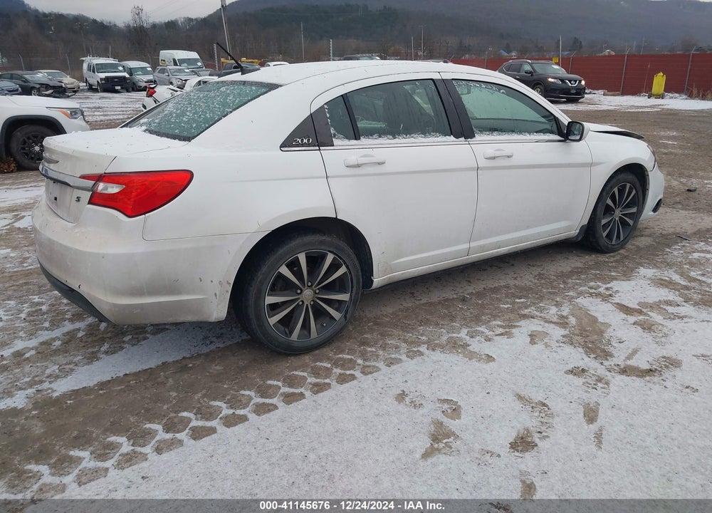 2011 CHRYSLER 200 S VIN: 1C3BC8FG1BN574829