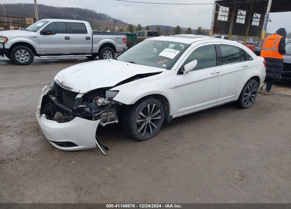 2011 CHRYSLER 200 S VIN: 1C3BC8FG1BN574829