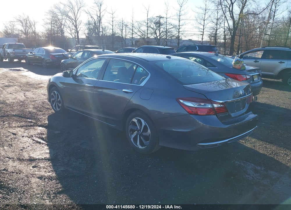 2017 HONDA ACCORD EX-L VIN: 1HGCR2F82HA256482