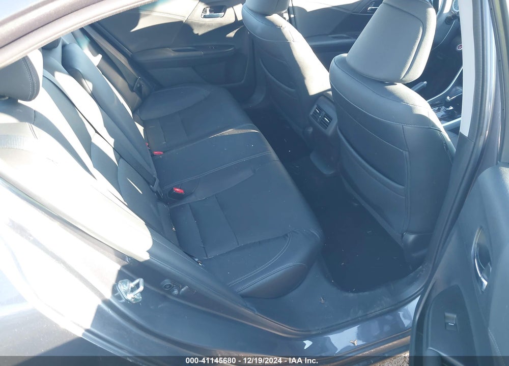 2017 HONDA ACCORD EX-L VIN: 1HGCR2F82HA256482