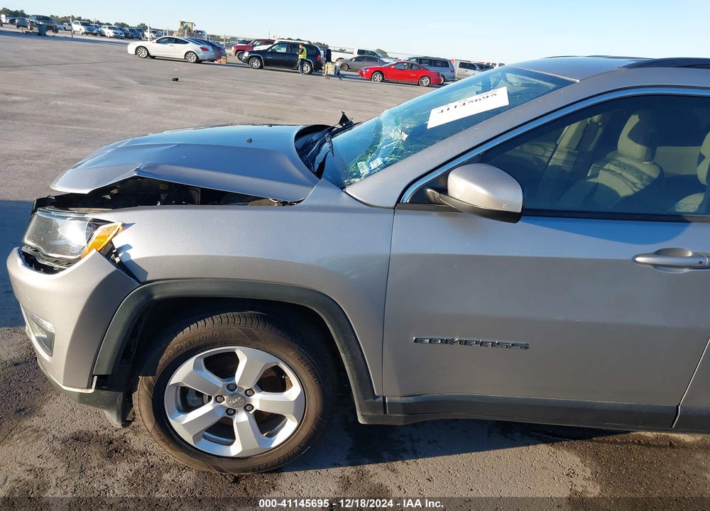 2018 JEEP COMPASS LATITUDE FWD VIN: 3C4NJCBB5JT194757
