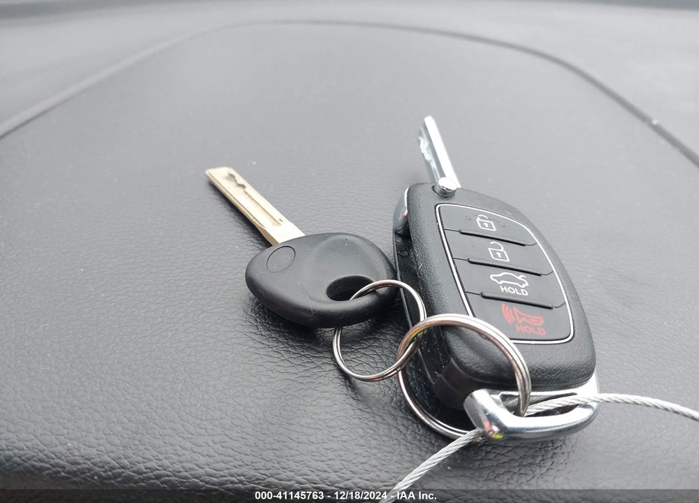 2017 HYUNDAI SONATA SE VIN: 5NPE24AF5HH576319