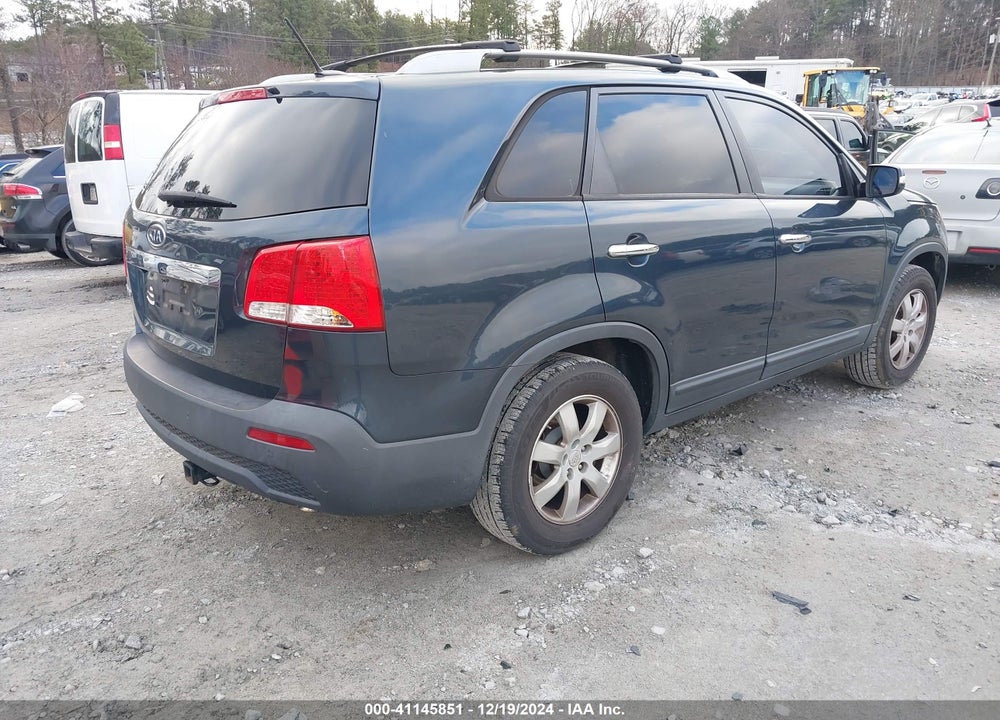 2012 KIA SORENTO LX VIN: 5XYKT4A67CG196284