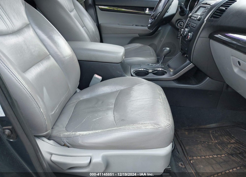 2012 KIA SORENTO LX VIN: 5XYKT4A67CG196284