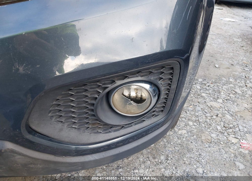 2012 KIA SORENTO LX VIN: 5XYKT4A67CG196284