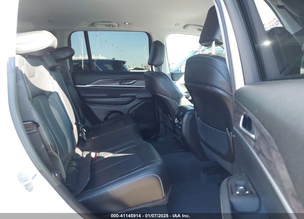 2023 JEEP GRAND CHEROKEE LIMITED 4X2 VIN: 1C4RJGBG2PC521012