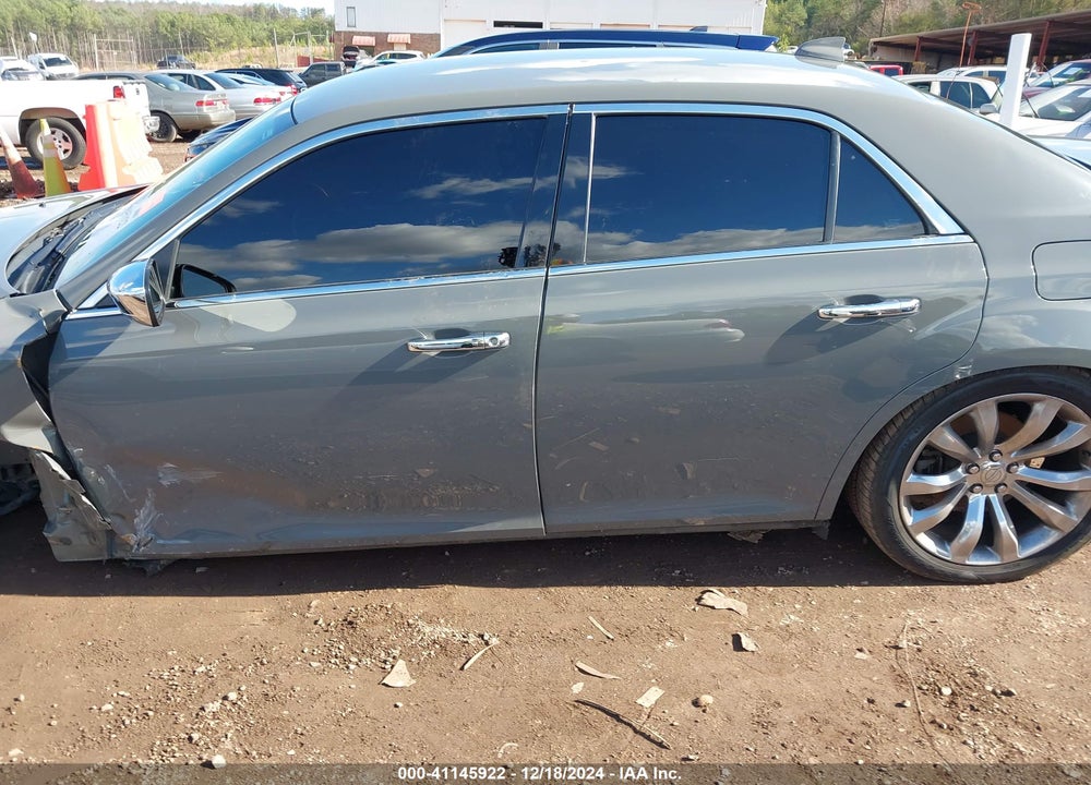 2019 CHRYSLER 300 LIMITED VIN: 2C3CCAEG5KH697930