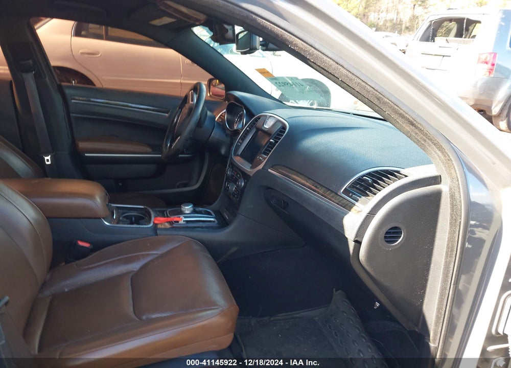 2019 CHRYSLER 300 LIMITED VIN: 2C3CCAEG5KH697930