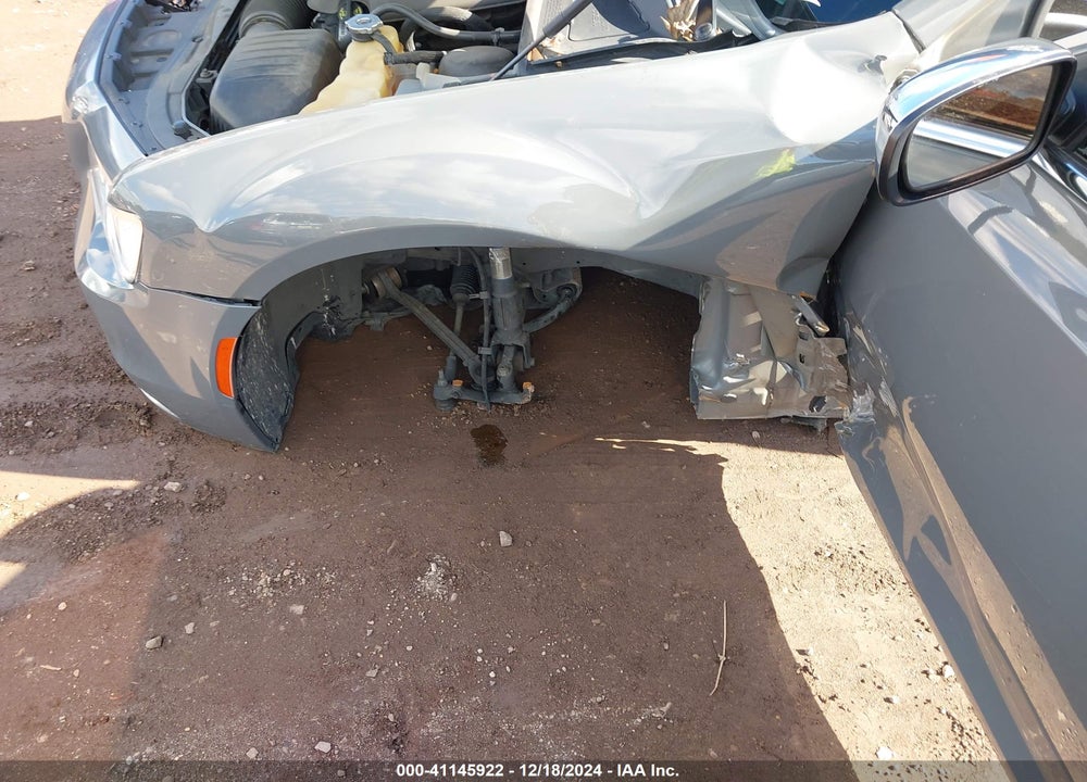 2019 CHRYSLER 300 LIMITED VIN: 2C3CCAEG5KH697930