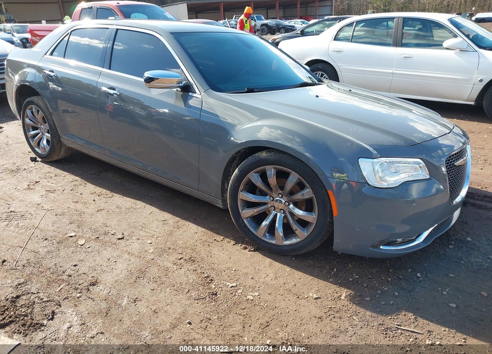 2019 CHRYSLER 300 LIMITED VIN: 2C3CCAEG5KH697930