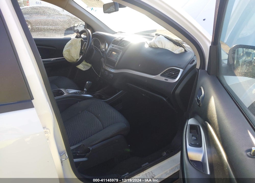 2018 DODGE JOURNEY SE VIN: 3C4PDCAB1JT525156