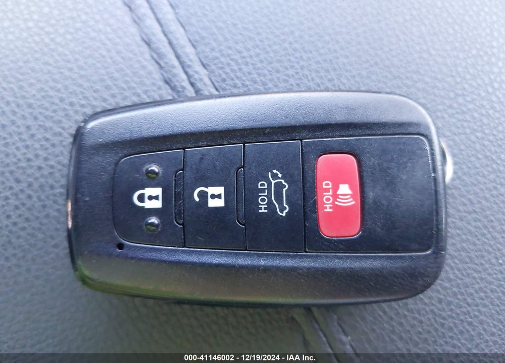 2019 TOYOTA RAV4 XLE PREMIUM VIN: JTMC1RFV5KD516903