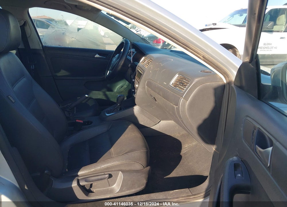 2012 VOLKSWAGEN JETTA 2.5L SE VIN: 3VWDP7AJ8CM398909