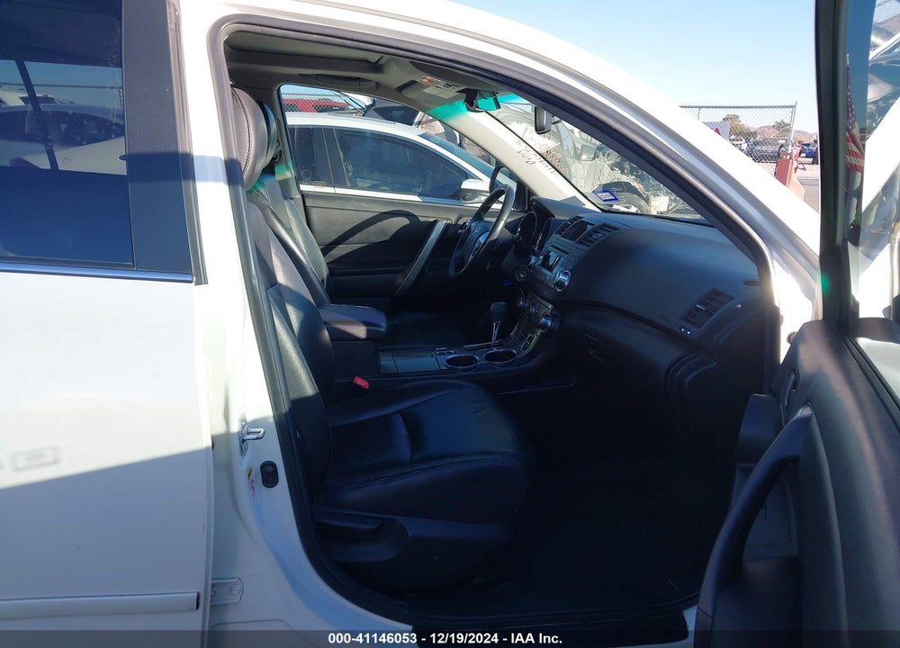 2011 TOYOTA HIGHLANDER SE V6 VIN: 5TDZK3EH8BS043728