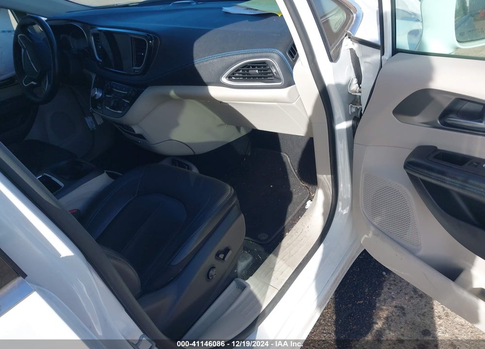 2021 CHRYSLER PACIFICA HYBRID TOURING L VIN: 2C4RC1L78MR581207