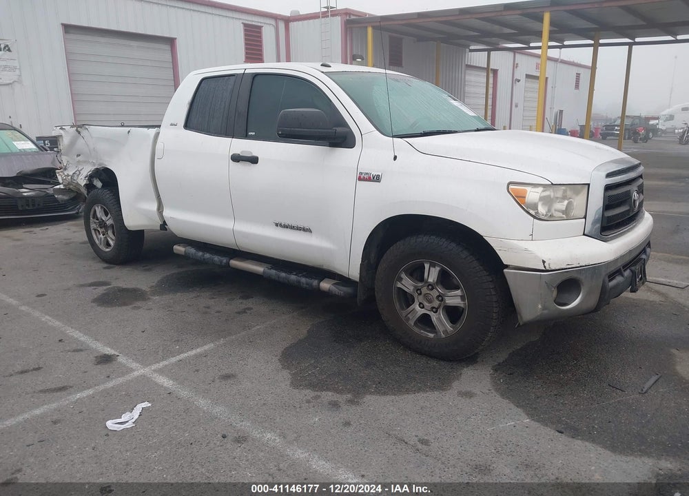 2011 TOYOTA TUNDRA GRADE 5.7L V8 VIN: 5TFRY5F13BX113884