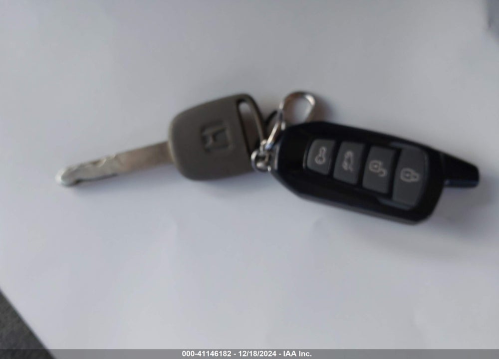 2005 HONDA PILOT EX VIN: 2HKYF18405H509675