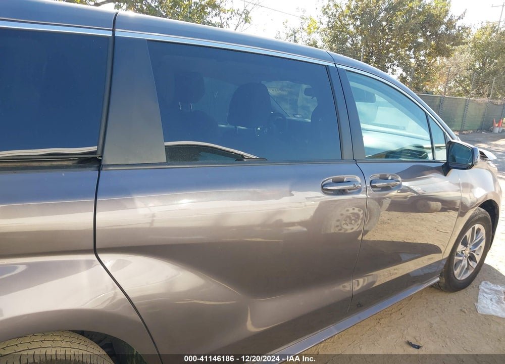 2024 TOYOTA SIENNA LE VIN: 5TDKRKEC6RS198963