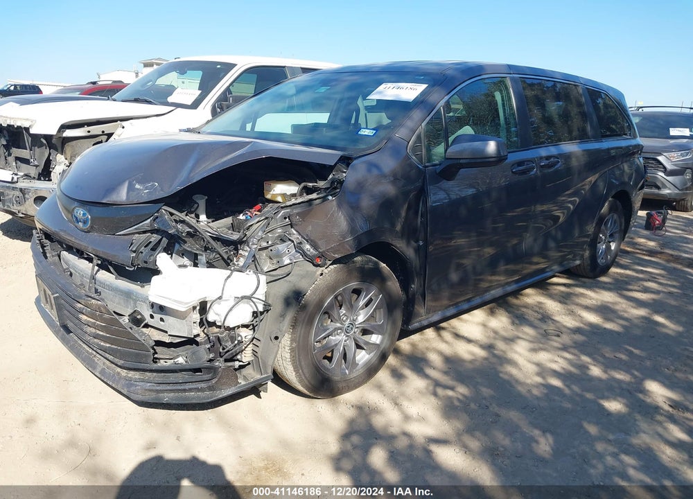 2024 TOYOTA SIENNA LE VIN: 5TDKRKEC6RS198963
