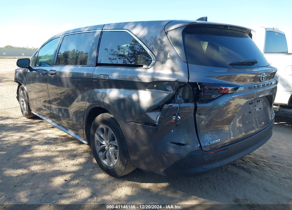 2024 TOYOTA SIENNA LE VIN: 5TDKRKEC6RS198963
