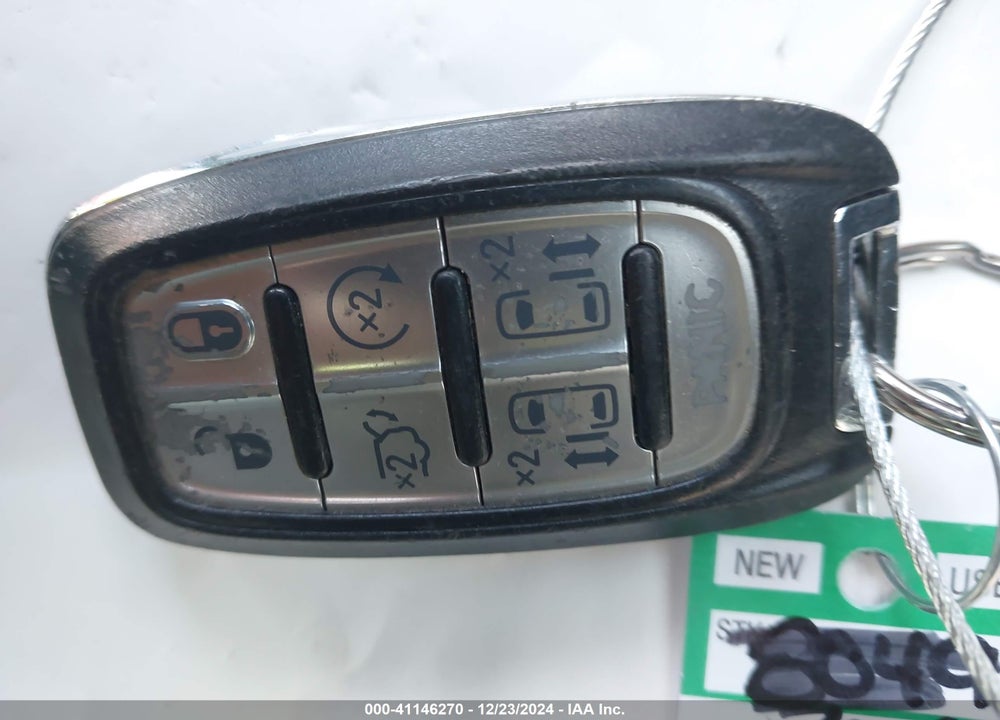 2018 CHRYSLER PACIFICA TOURING L VIN: 2C4RC1BG5JR269343