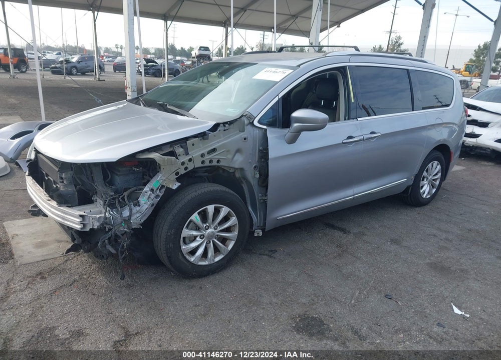 2018 CHRYSLER PACIFICA TOURING L VIN: 2C4RC1BG5JR269343