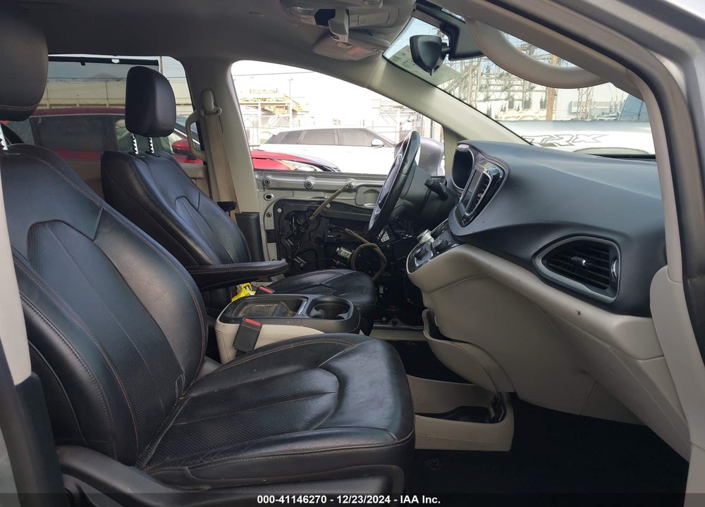 2018 CHRYSLER PACIFICA TOURING L VIN: 2C4RC1BG5JR269343