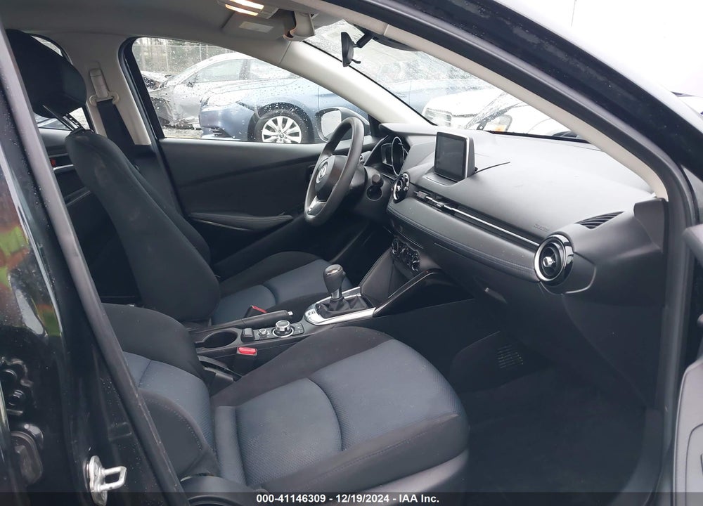 2016 SCION IA VIN: 3MYDLBZV3GY127782