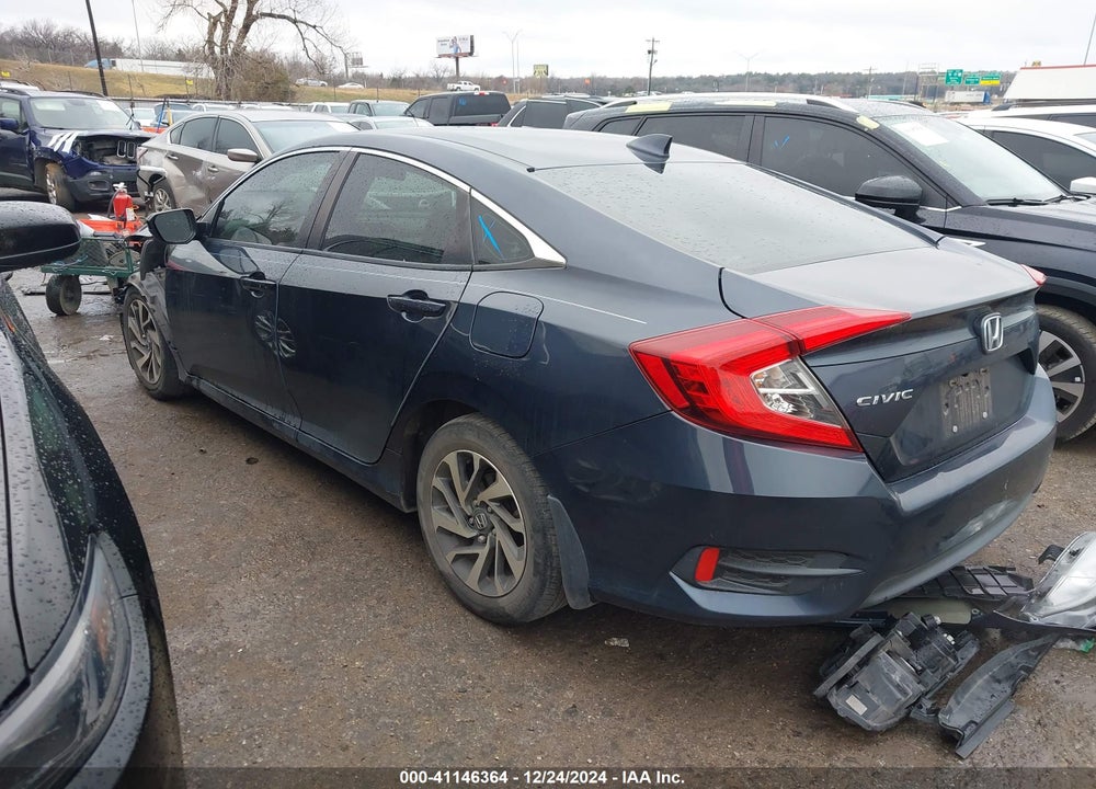 2018 HONDA CIVIC VIN: 19XFC2F79JE011752