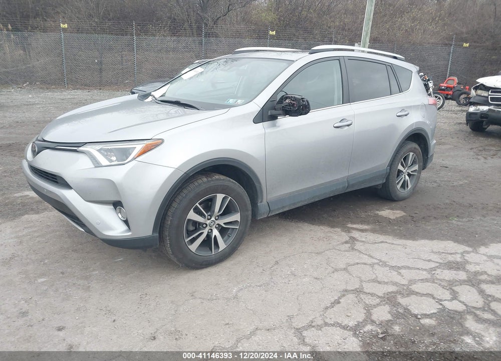 2016 TOYOTA RAV4 XLE VIN: 2T3RFREV1GW484068