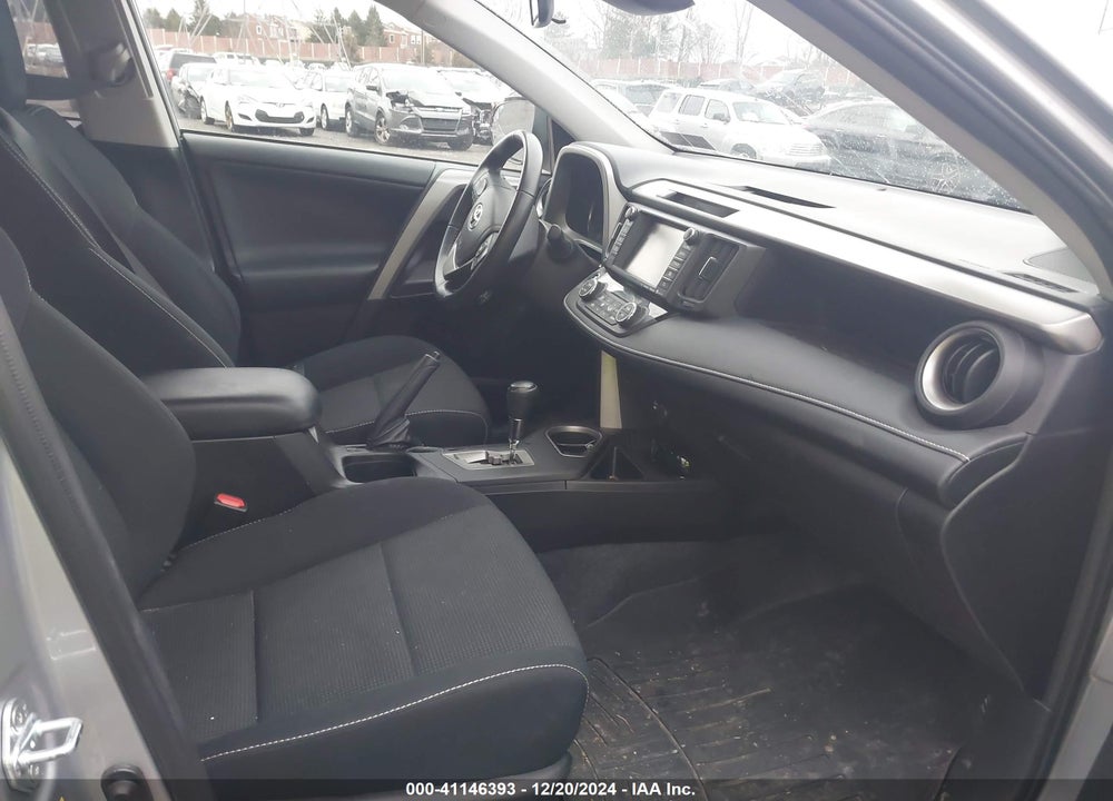 2016 TOYOTA RAV4 XLE VIN: 2T3RFREV1GW484068