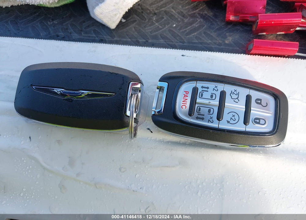 2024 CHRYSLER PACIFICA TOURING L VIN: 2C4RC1BG3RR120361