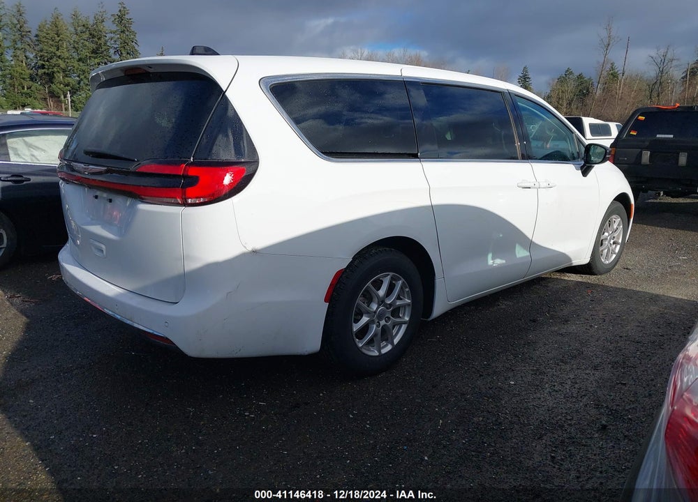 2024 CHRYSLER PACIFICA TOURING L VIN: 2C4RC1BG3RR120361