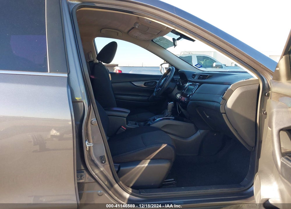 2019 NISSAN ROGUE S VIN: 5N1AT2MT5KC755735