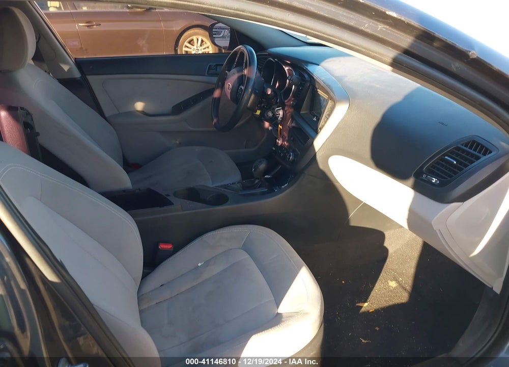 2011 KIA OPTIMA VIN: KNAGM4A71B5158338