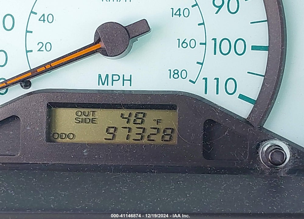 2004 TOYOTA COROLLA LE VIN: 2T1BR32E94C213369