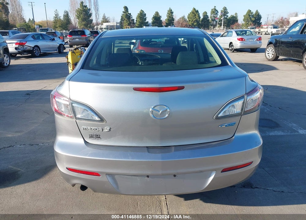 2013 MAZDA 3 I SPORT VIN: JM1BL1UP6D1852270