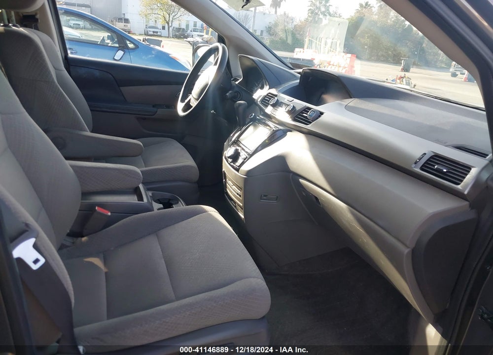 2016 HONDA ODYSSEY SE VIN: 5FNRL5H33GB040157