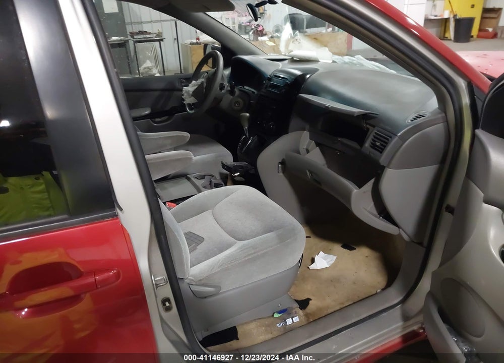 2005 TOYOTA SIENNA CE VIN: 5TDZA23C75S341440