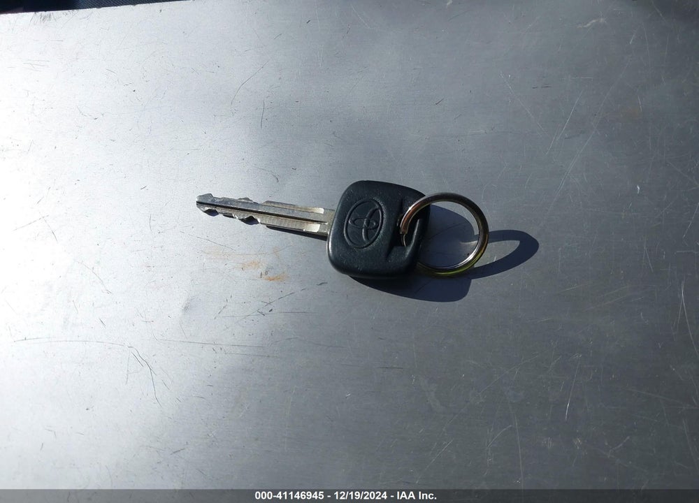 2015 TOYOTA YARIS L VIN: VNKKTUD39FA032872