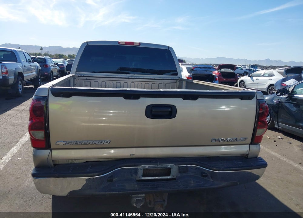 2004 CHEVROLET SILVERADO 1500 LS VIN: 2GCEC19T241308202