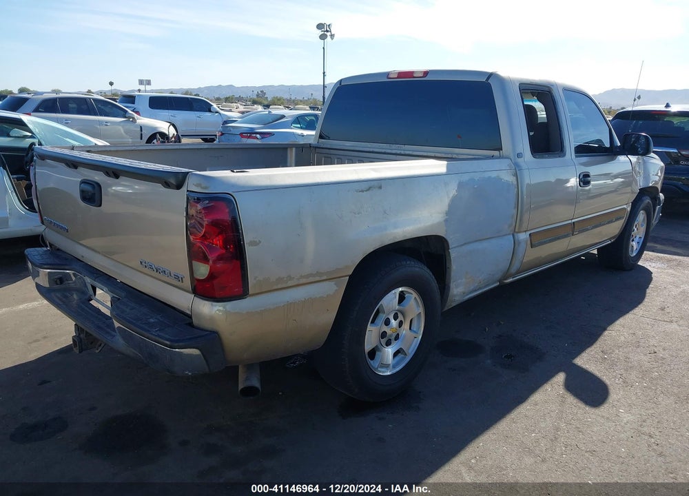 2004 CHEVROLET SILVERADO 1500 LS VIN: 2GCEC19T241308202