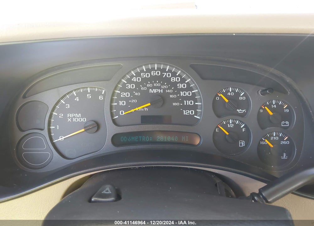 2004 CHEVROLET SILVERADO 1500 LS VIN: 2GCEC19T241308202