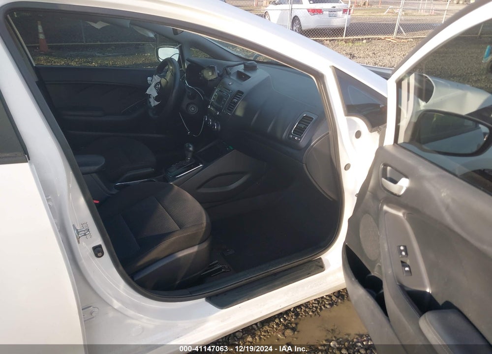 2018 KIA FORTE VIN: KNAFK5A85J5772713