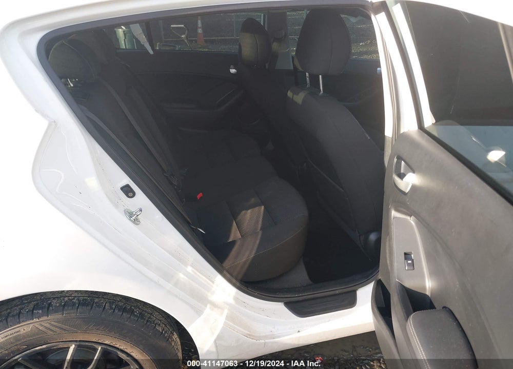 2018 KIA FORTE VIN: KNAFK5A85J5772713