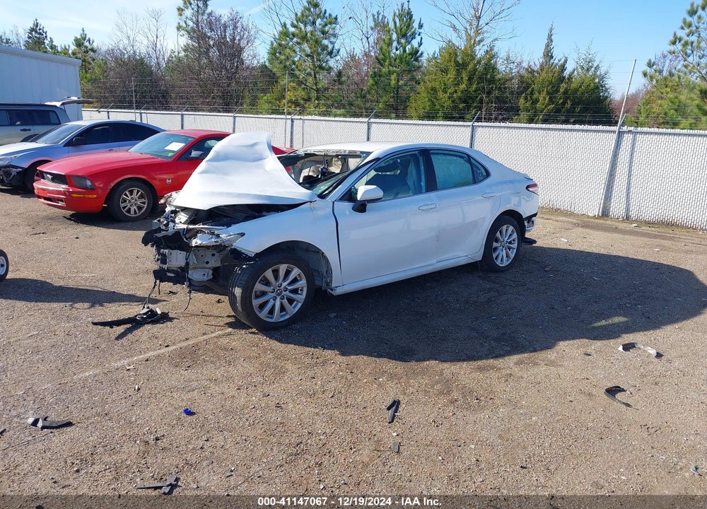 2020 TOYOTA CAMRY LE VIN: 4T1C11AK5LU935359